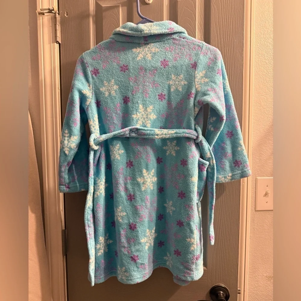 Disney Elsa Frozen blue robe with long sleeves in blue with pink purple Medium